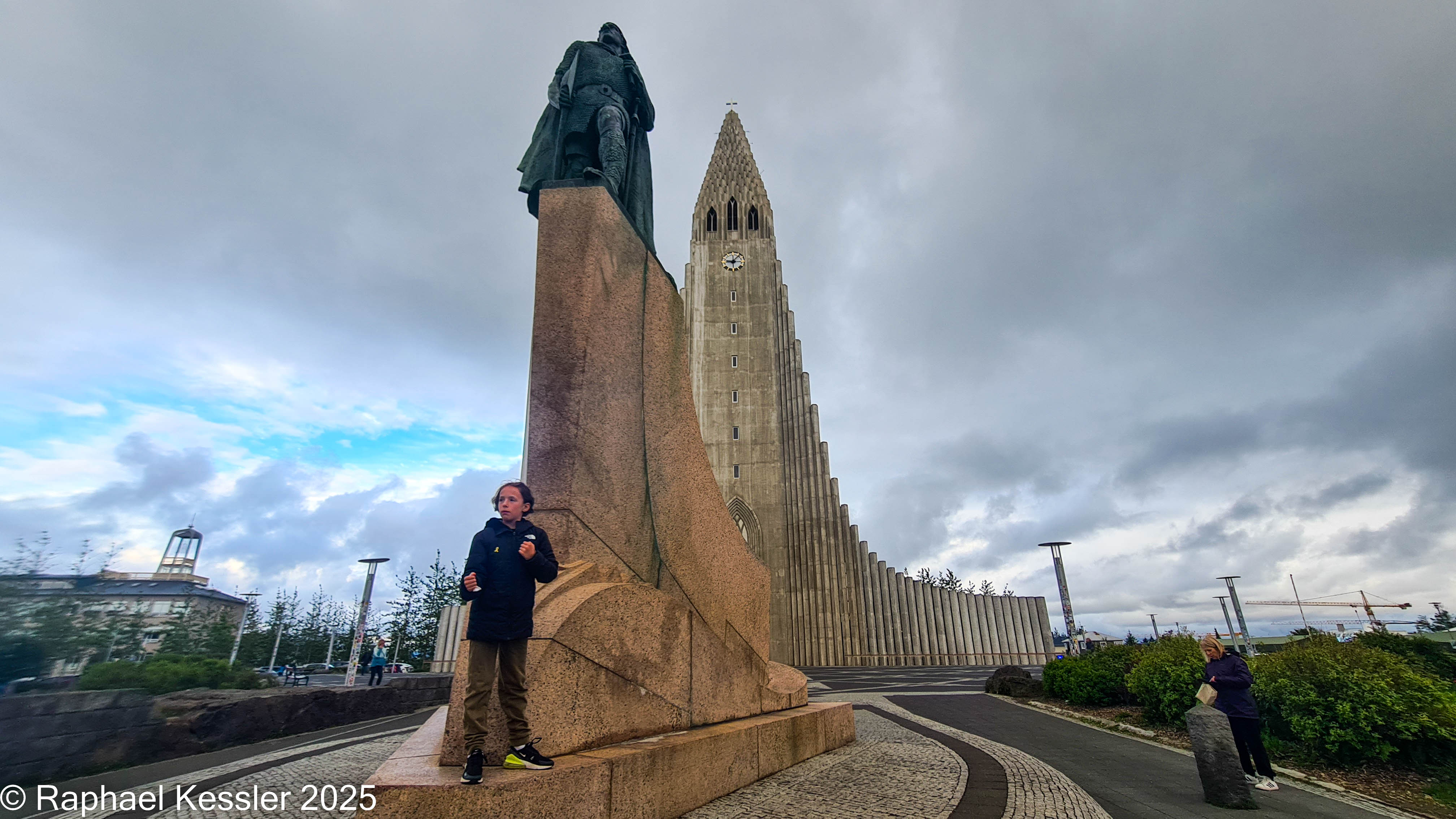 © Copyright Raphael Kessler 2025 – Iceland – Hallsgrimkirkje 6