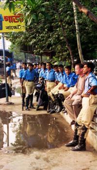 © Copyright Raphael Kessler - Bangladesh - Chilling With The Riot Police