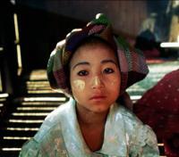 © Copyright Raphael Kessler - Myanmar - Paluang Girl