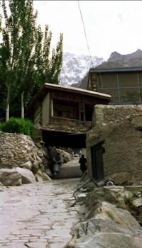 © Copyright - Raphael Kessler 2011 - Pakistan - Mountainous passageway