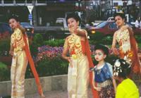 © Copyright - Raphael Kessler 2011 - Thailand - Thai dancing girls