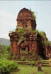 © Copyright - Raphael Kessler 2011 - Vietnam - My Son temple