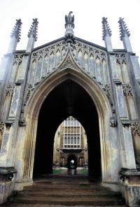 © Copyright - Raphael Kessler - Britain - Cambridge archway