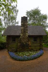 © Copyright Raphael Kessler - Britain - Emmetts Garden 1