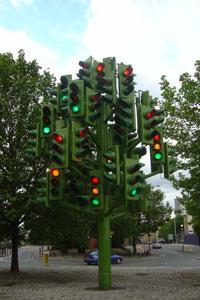 © Copyright Raphael Kessler - Britain - Traffic4