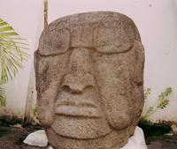 © Copyright - Raphael Kessler 2011 - Guatemala - La Democracia - Olmec head