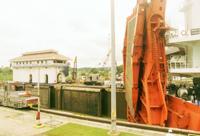 © Copyright - Raphael Kessler 2011 - Panama - Going through the Panama canal