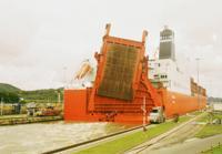 © Copyright - Raphael Kessler 2011 - Panama - Going through the Panama canal