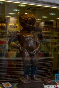© Copyright - Raphael Kessler 2014 - Belgium - Brussels - Maneken Pis Leonidas chocolate