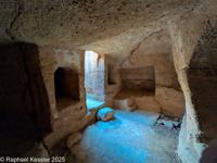 © Copyright Raphael Kessler 2026 – Cyprus – Tomb Kings – tomb king 2