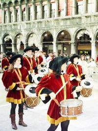 © Copyright - Raphael Kessler 2011 - Italy - Venice - Procession