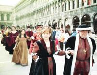 © Copyright - Raphael Kessler 2011 - Italy - Venice - Procession