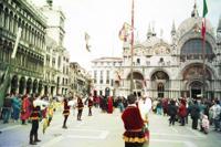 © Copyright - Raphael Kessler 2011 - Italy - Venice - Procession Flag throwers