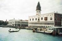 © Copyright - Raphael Kessler 2011 - Italy - Venice - along the canal