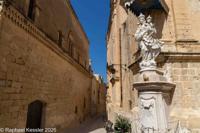© Copyright Raphael Kessler 2026 – Malta – Mdina – Mdina statue