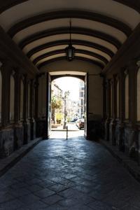 © Copyright Raphael Kessler 2012 - Italy - Sicily - Catania - Passageway