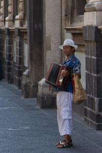 © Copyright Raphael Kessler 2012 - Italy - Sicily - Catania - Busker