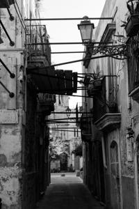 © Copyright Raphael Kessler 2012 - Italy - Sicily - Ortygia - Alley