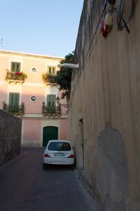 © Copyright Raphael Kessler 2012 - Italy - Sicily - Ortygia - Mary contrary