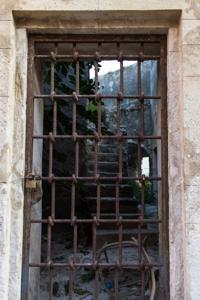 © Copyright Raphael Kessler 2012 - Italy - Sicily - Ortygia - Alley