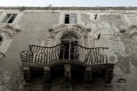 © Copyright Raphael Kessler 2012 - Italy - Sicily - Ortygia - Alley