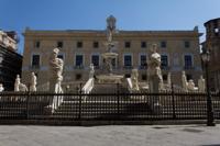 © Copyright Raphael Kessler 2012 - Italy - Sicily - Palermo - Statues
