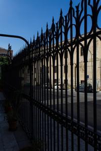 © Copyright Raphael Kessler 2012 - Italy - Sicily - Palermo - Fence