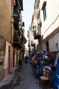 © Copyright Raphael Kessler 2012 - Italy - Sicily - Palermo - Street