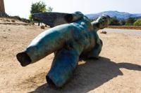 © Copyright Raphael Kessler 2012 - Italy - Sicily - Valle dei Templi - Fallen Icarus