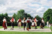 © Copyright - Raphael Kessler 2011 - Sweden - Midsummer dancing - hot steppers