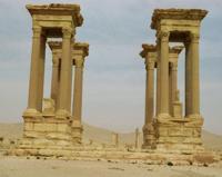 © Copyright - Raphael Kessler 2011 - Syria - Palmyra pylons
