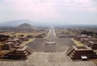 © Copyright - Raphael Kessler 2011 - Mexico Teotihuacan avenue of the dead