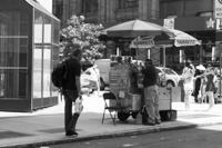 © Copyright - Raphael Kessler 2013 - USA - New York - Hot dog vendor