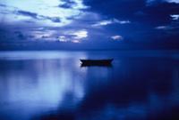 © Copyright - Raphael Kessler 2011 - French Polynesia - Rangiroa - Blue boat