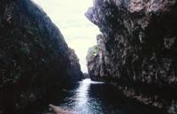 © Copyright - Raphael Kessler 2011 - Niue - Matapa Chasm serene water