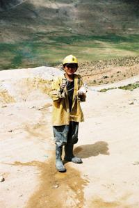 © Copyright - Raphael Kessler 2011 - Bolivia - Potosi - Setting the charge