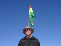 © Copyright - Raphael Kessler 2011 - Bolivia - Salar de Uyuni - Flag coming out my head