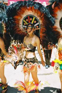 © Copyright - Raphael Kessler 2011 - Bolivia - Oruro Carnaval - Girl in feathers
