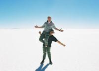 © Copyright - Raphael Kessler 2011 - Bolivia - Salar de Uyuni - Micha on my shoulder