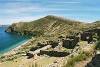 © Copyright - Raphael Kessler 2011 - Bolivia - Lake Titicaca - Ruins