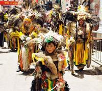 © Copyright - Raphael Kessler 2011 - Bolivia - Oruro Carnaval - Pelt child