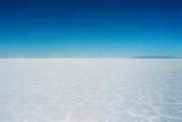 © Copyright - Raphael Kessler 2011 - Bolivia - Salar de Uyuni - Deep blue sky