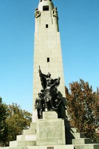 © Copyright - Raphael Kessler 2011 - Chile - Santiago - Monument to A. Prat
