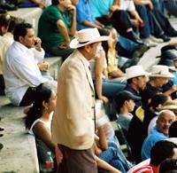 © Copyright Raphael Kessler 2011 - Cali - White painted faced old man