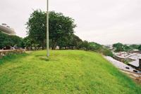 © Copyright - Raphael Kessler 2011 - Paraguay - Asuncion - The shanty town, next to Congress Building