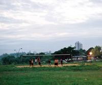 © Copyright - Raphael Kessler 2011 - Paraguay - Asuncion - The shanty town volleyball players