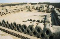 © Copyright - Raphael Kessler 2011 - Peru - Chan Chan - Adobe walls