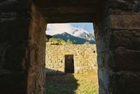 © Copyright - Raphael Kessler 2011 - Peru - Choquekirao - Stone door