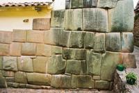 © Copyright - Raphael Kessler 2011 - Peru - Cuzco - Block wall