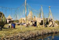 © Copyright - Raphael Kessler 2011 - Peru - Puno - Floating straw island